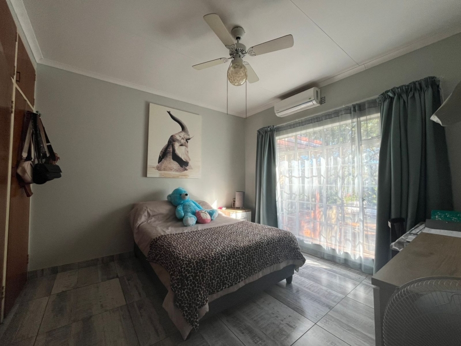 5 Bedroom Property for Sale in Protea Park North West